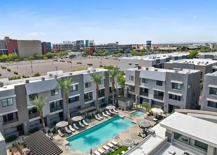 Apartment Cozysuites - Westgate With Pool 02